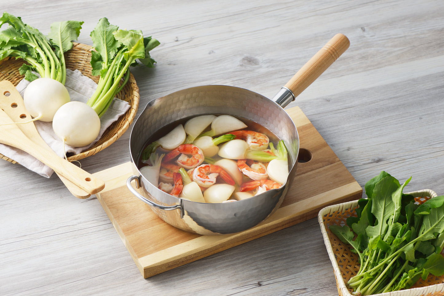Yukihira Stainless Snow Flat Pot with Loop Handle, 24cm