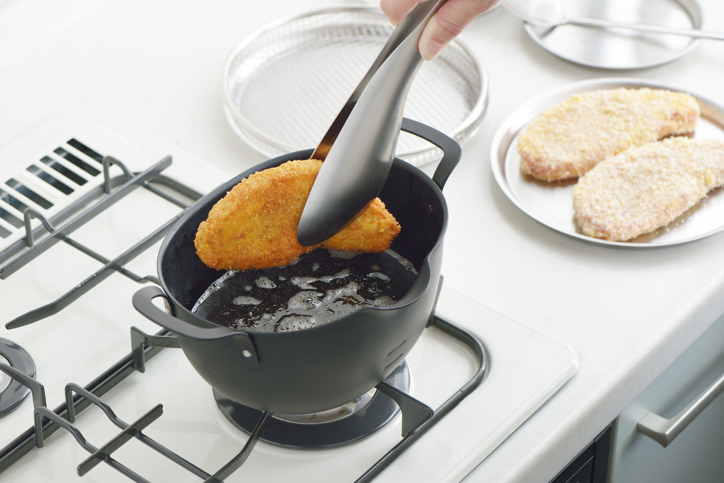 Aikata Tempura Pot (Iron Fryer, Spout Included)