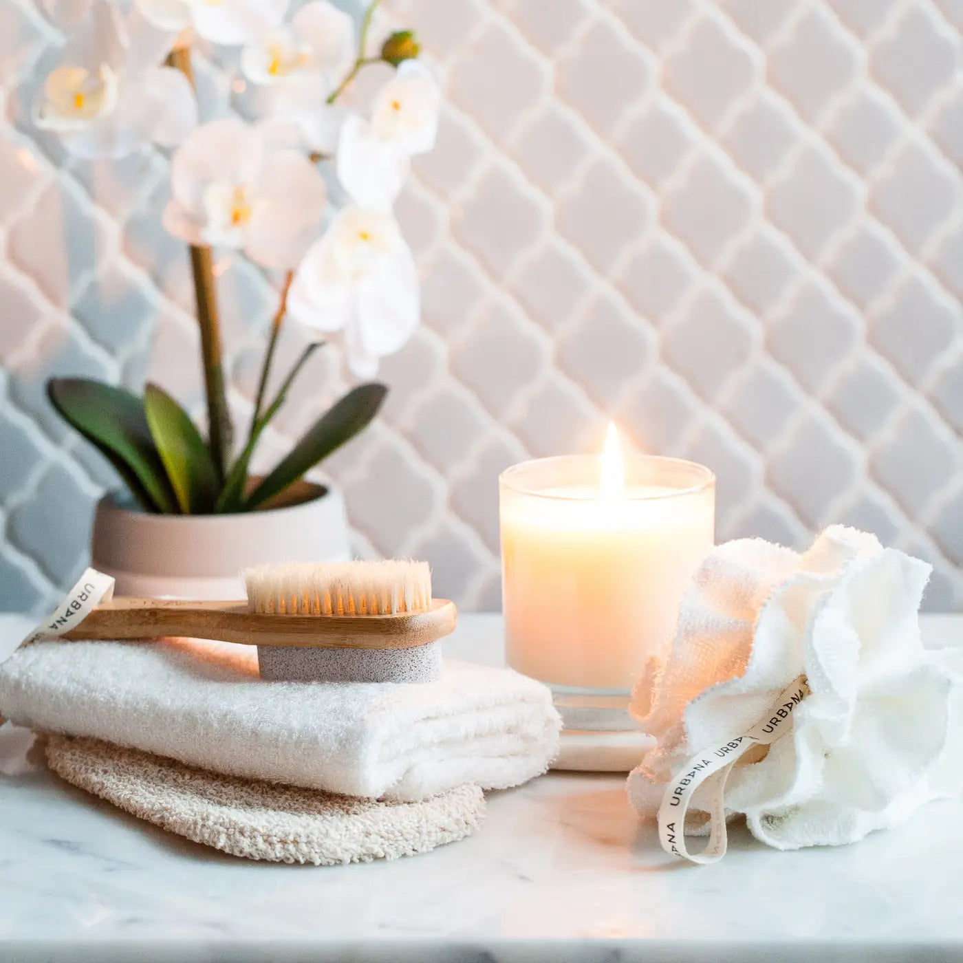 Spa Privé - Pumice Stone with Nail Brush