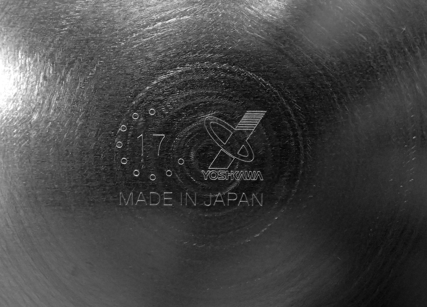 Yukihira Stainless Snow Flat Pot with Loop Handle, 24cm