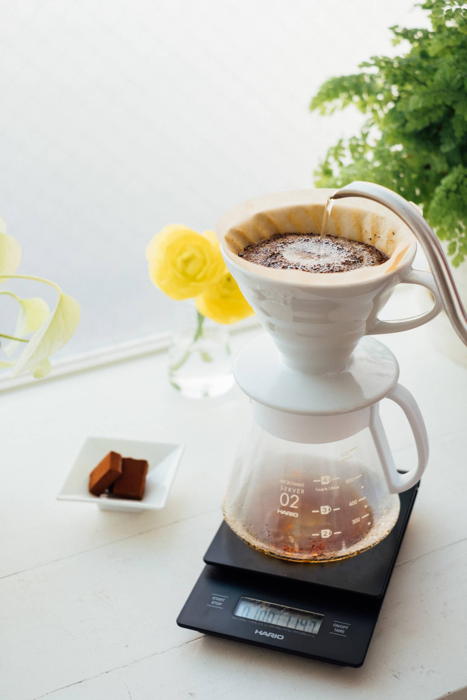 Hario V60 Ceramic Pour Over Coffee 02 Set White