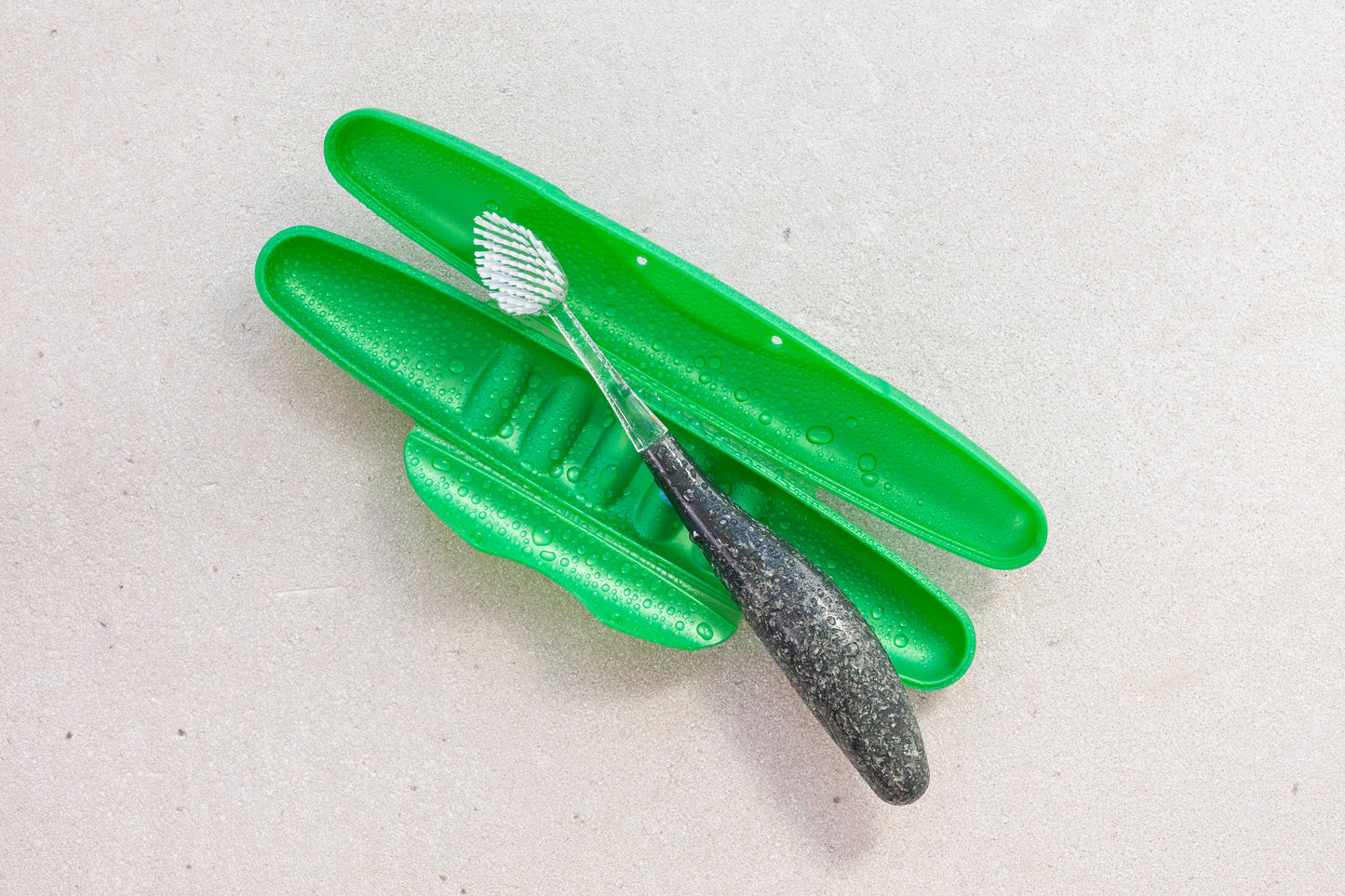 RADIUS® Source™ Brush – Eco-Friendly Toothbrush with Replaceable Head Medium
