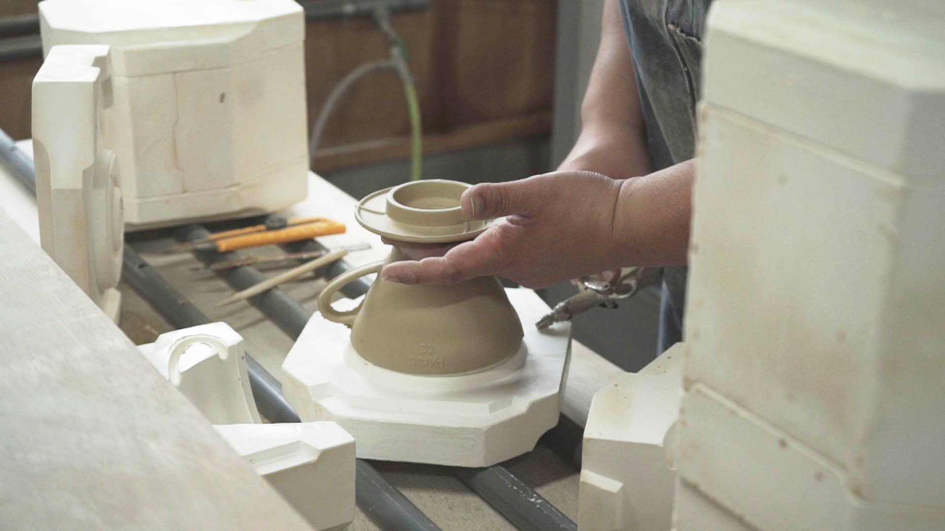 Hario V60 Ceramic Pour Over Coffee 02 Set White