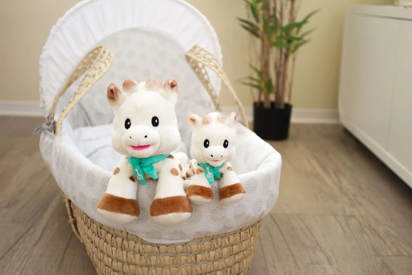 Sophie La Girafe Sweetie Baby Plush 14 Cm