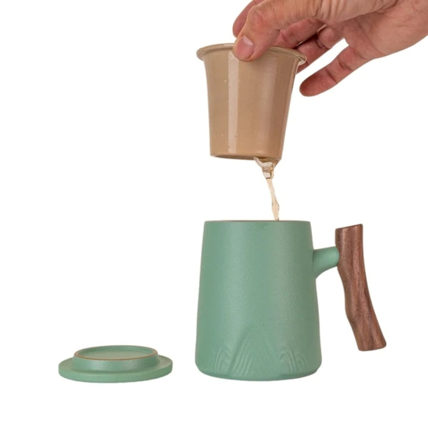 Tea infuser mug with ceramic insert