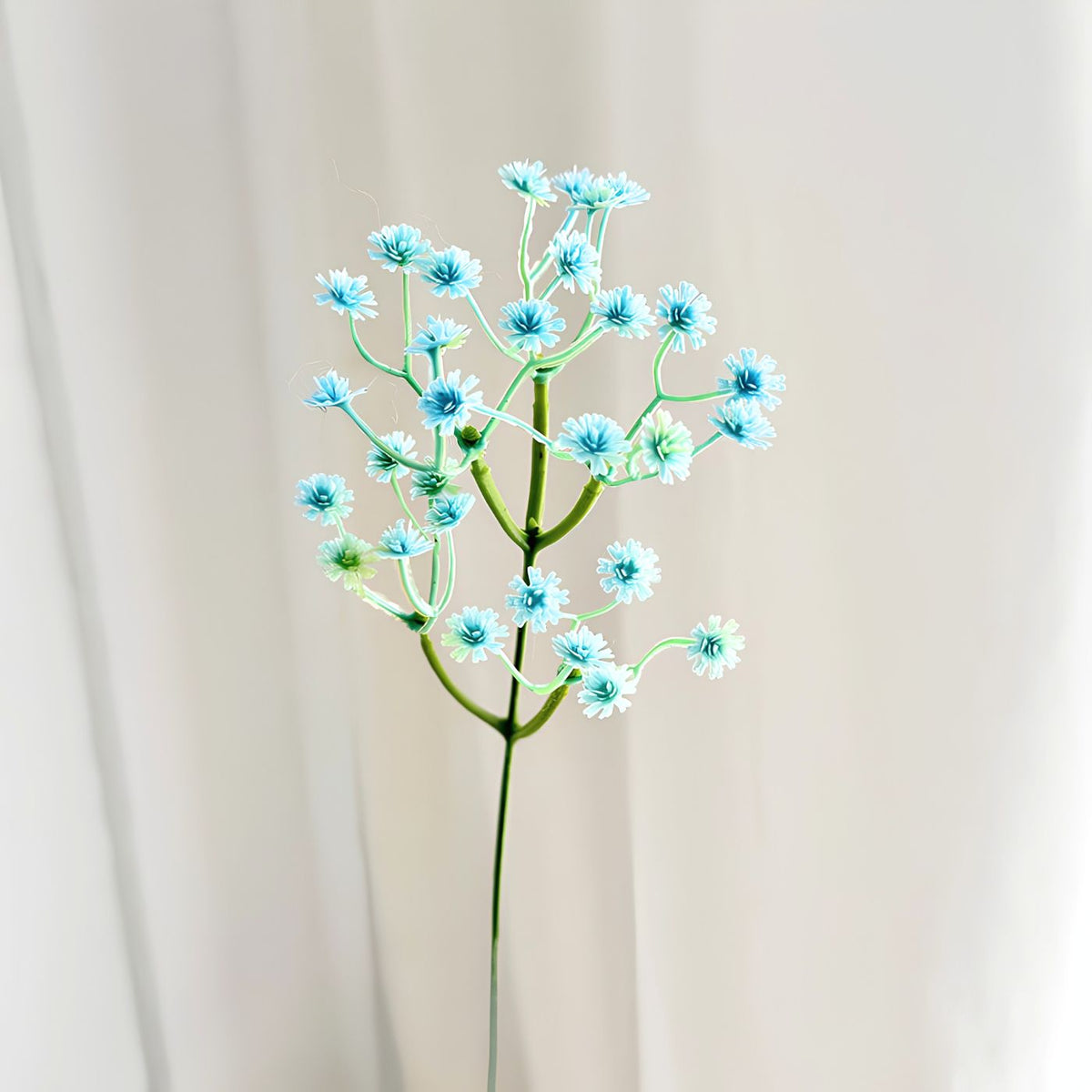 Realistic baby's breath floral décor blue