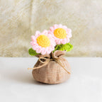 Double-headed crochet daisy décor pink