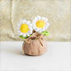 Double-headed crochet daisy décor