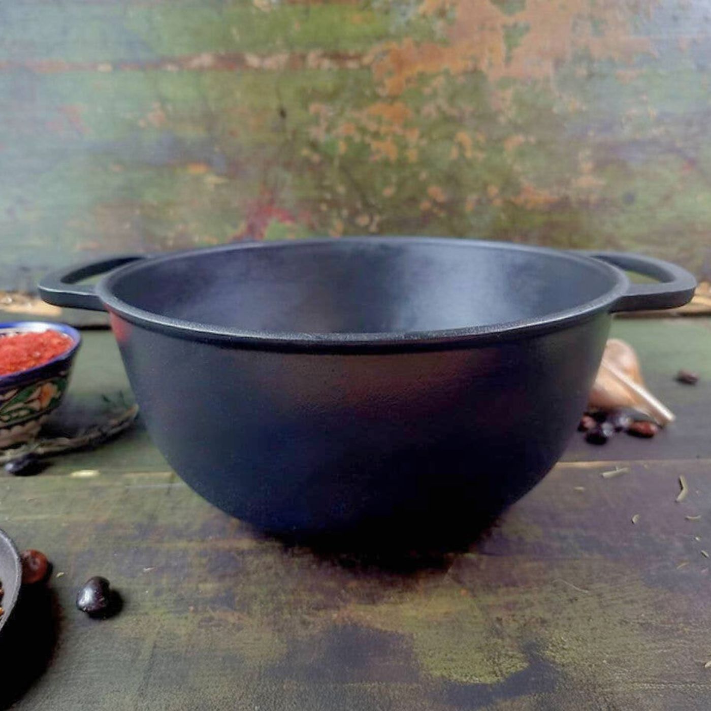 Handcrafted Maysternya cast iron cookware