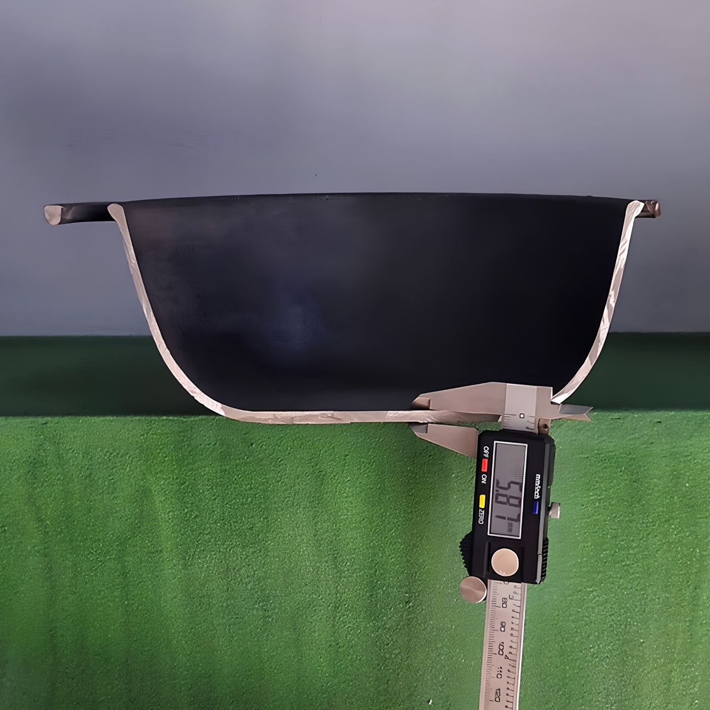 3 L cast iron pot made in Ukraine