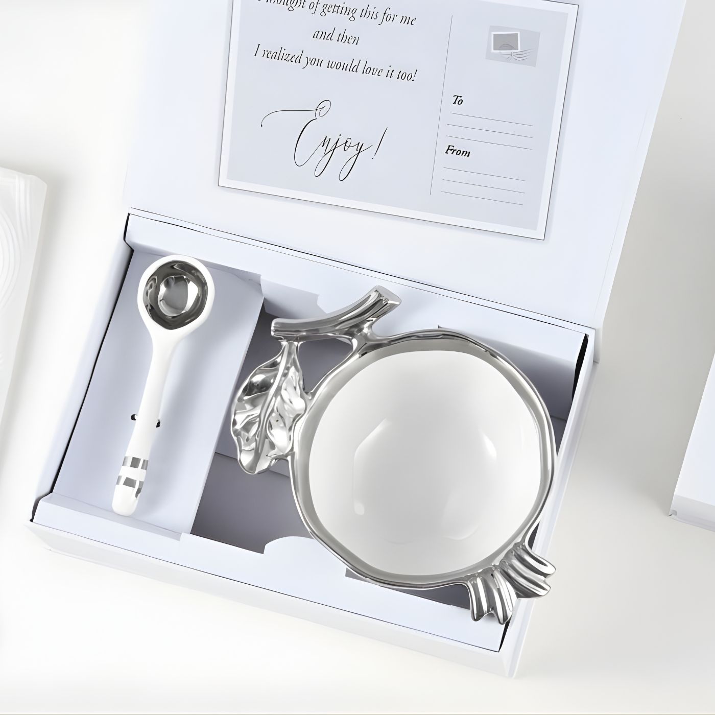 Pomegranate porcelain bowl gift set in decorative box