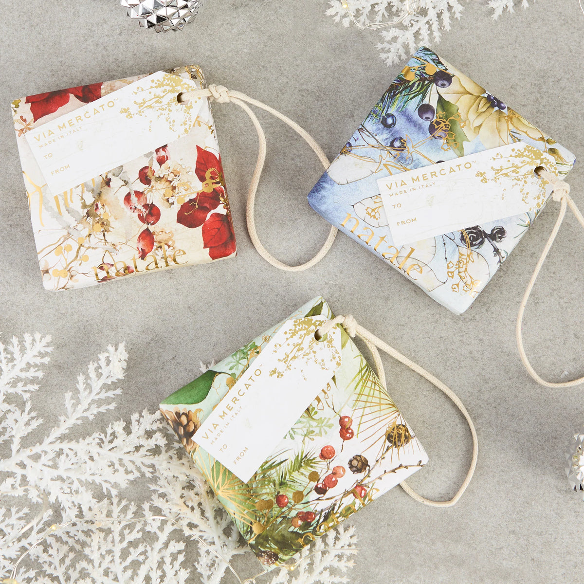 Pré de Provence Natale Ornament Soap lifesyle