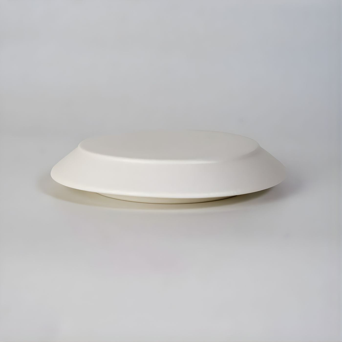 Ceramic tea mug with infuser and lid - lid close-up