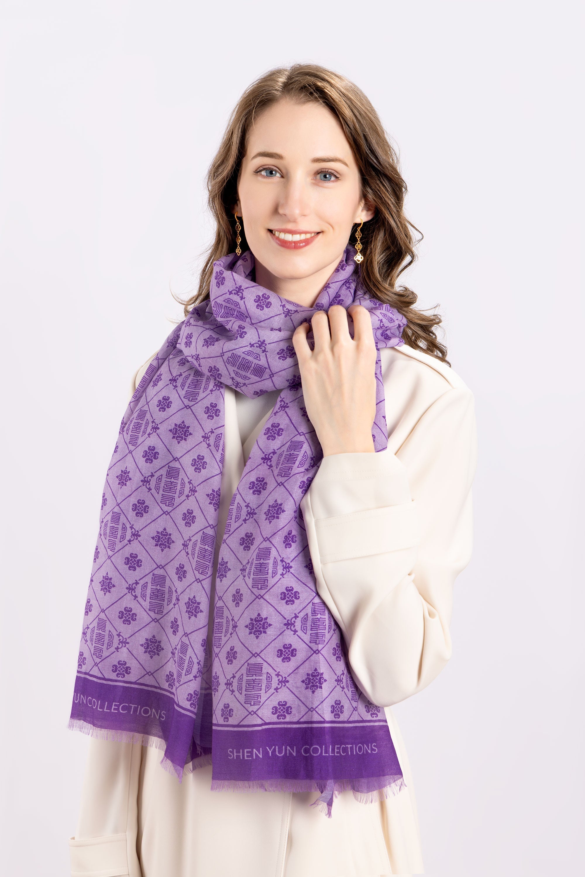 Zhen Shan Ren Long Scarf Lilac Modeling - Shen Yun Collections