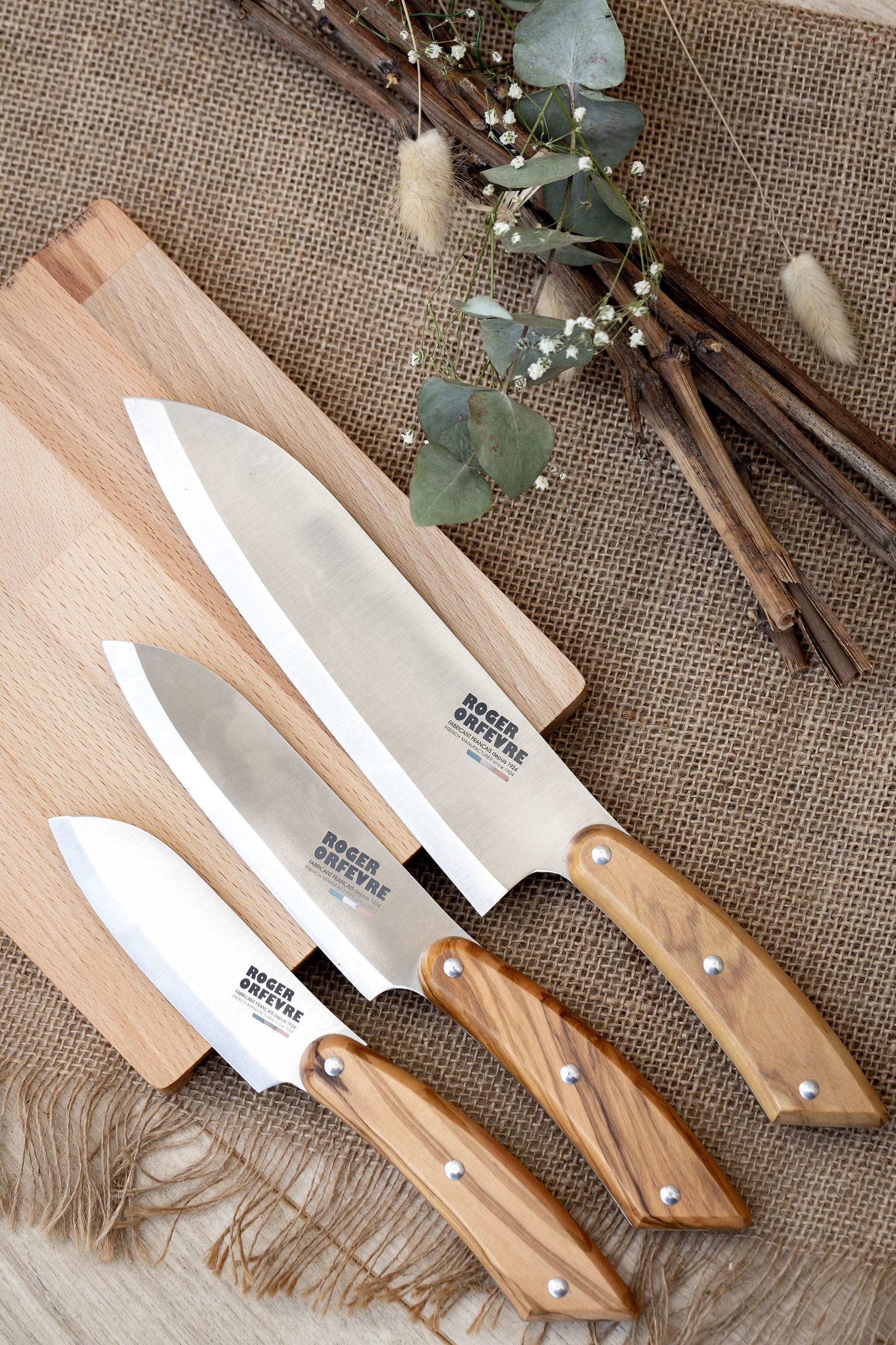 3 Santoku Knives Set with Cutting Board
