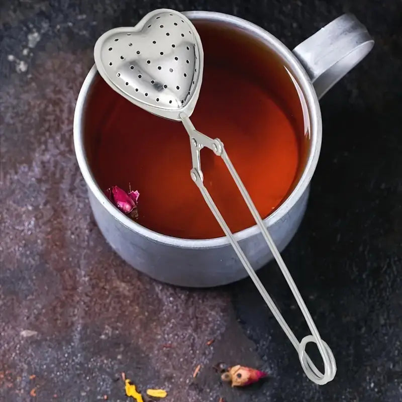 Stylish Heart-Shaped Stainless Steel Tea Infuser, Brewing
