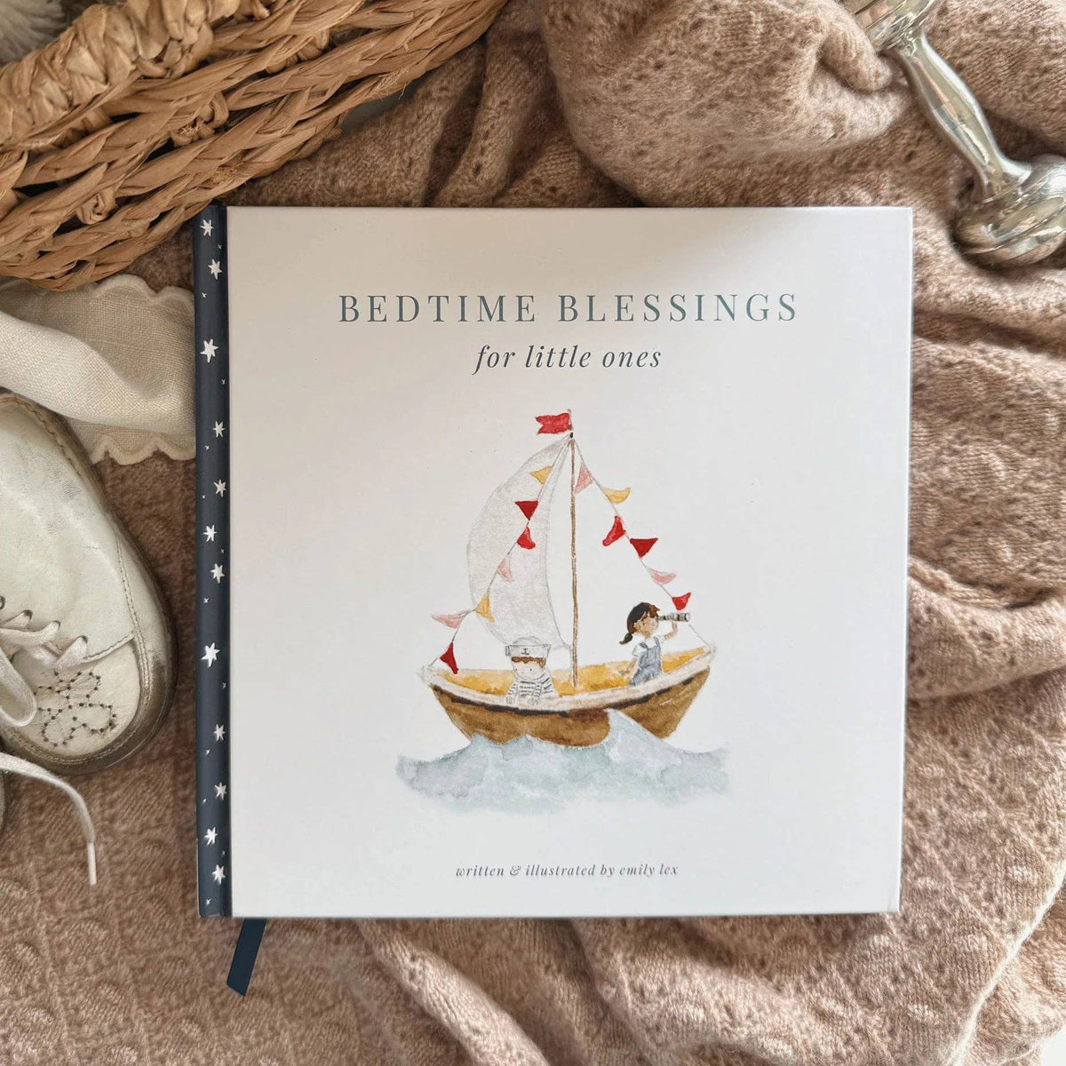 Illustrated bedtime blessing book for children