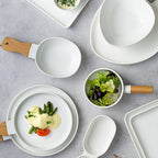 Porcelain plate "Terrestrial" with bamboo handle 32cm