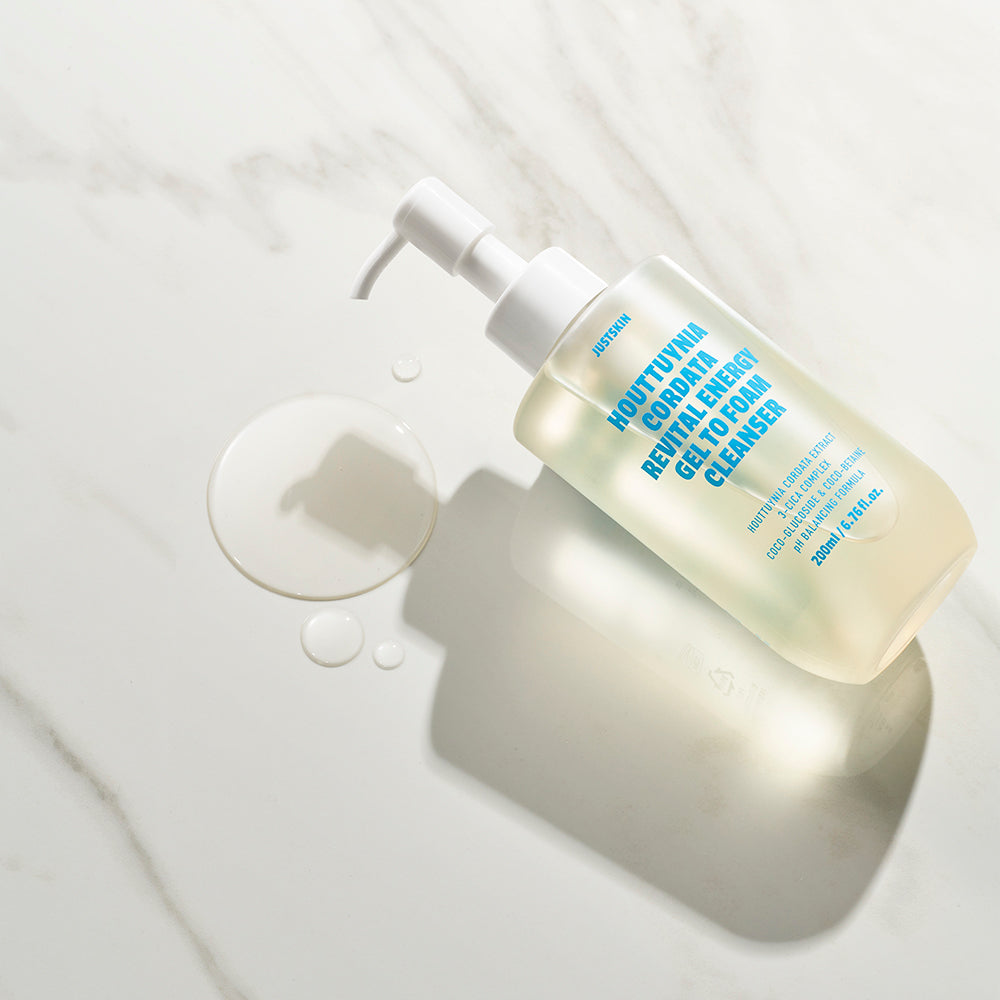 Applying JUSTBEME face cleanser foam