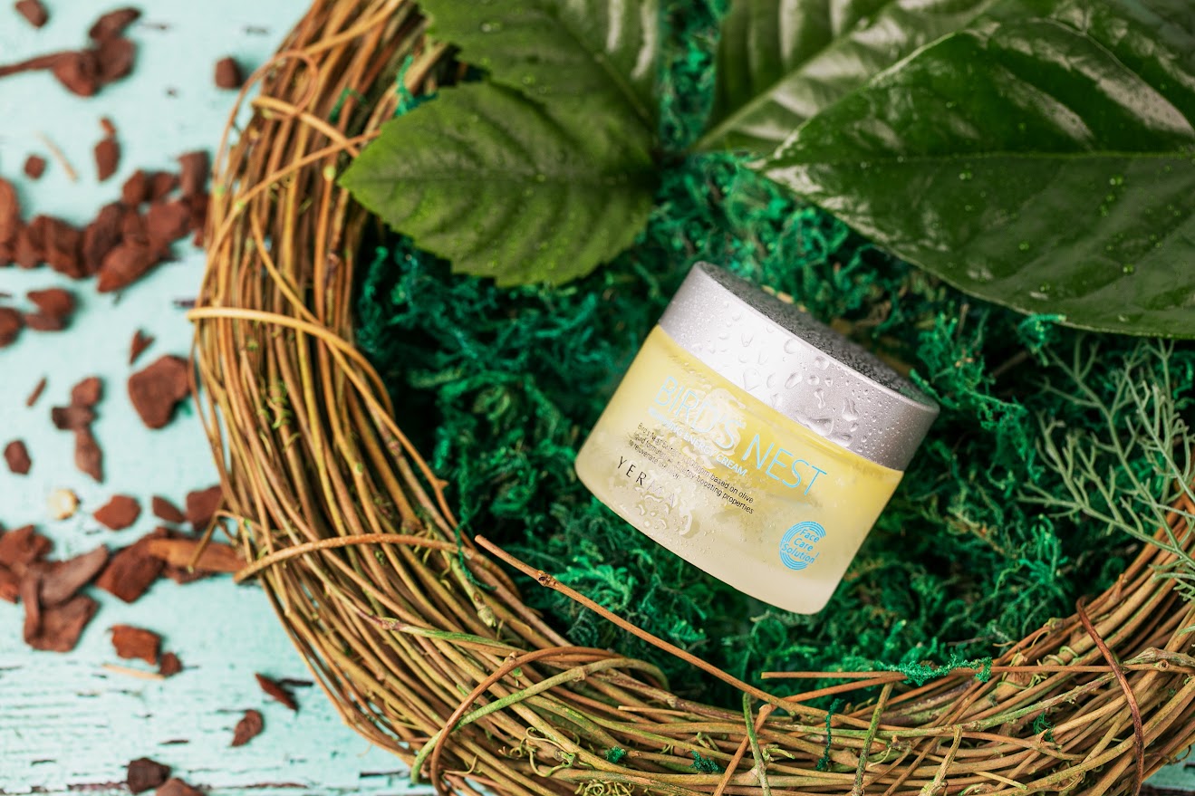 Yerma bird’s nest cream jar packaging
